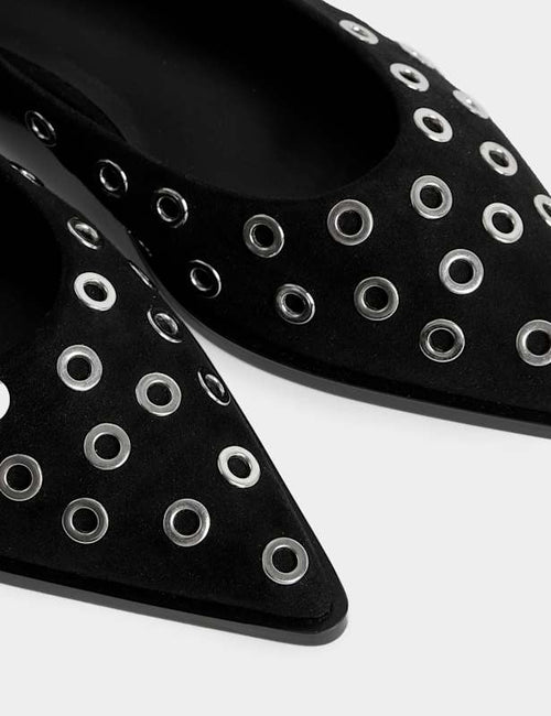 Studded Flat Pointed Shoes