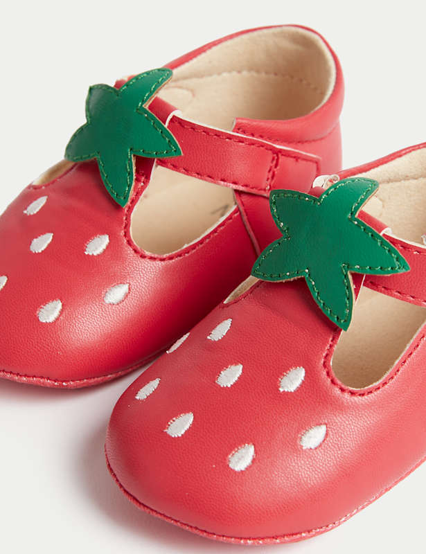 Strawberry Riptape Pram Shoes (0-18 Mths)